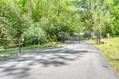 296 Peaks Drive Hayesville NC 28904