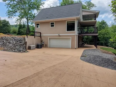 515 Barlow Fields Drive Hayesville NC 28904