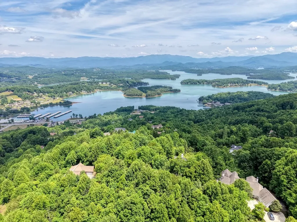 860 Ramey Mountain Road Hiawassee GA 30546
