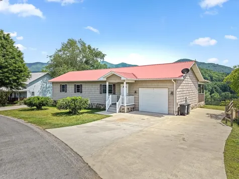 533 Lemons Branch Road Bryson City NC 28713