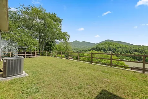 533 Lemons Branch Road Bryson City NC 28713