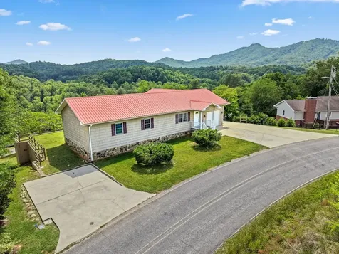 533 Lemons Branch Road Bryson City NC 28713