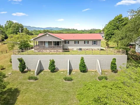 533 Lemons Branch Road Bryson City NC 28713