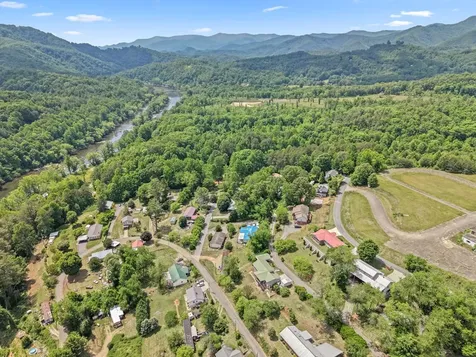 533 Lemons Branch Road Bryson City NC 28713