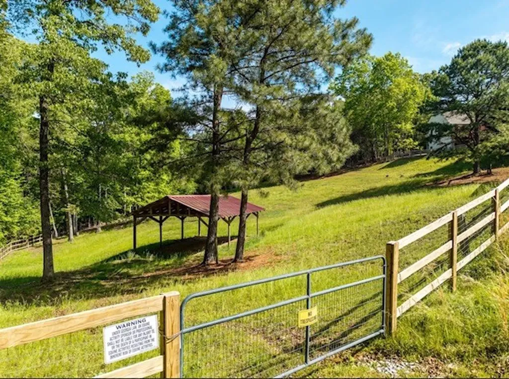 178 Windy Blue Ridge GA 30513