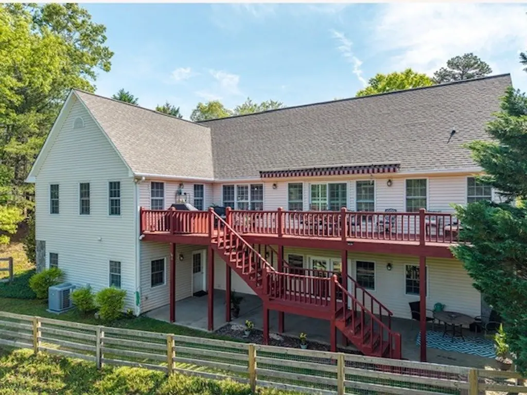 178 Windy Blue Ridge GA 30513