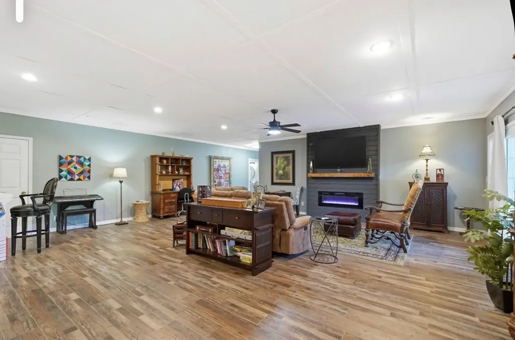 178 Windy Blue Ridge GA 30513