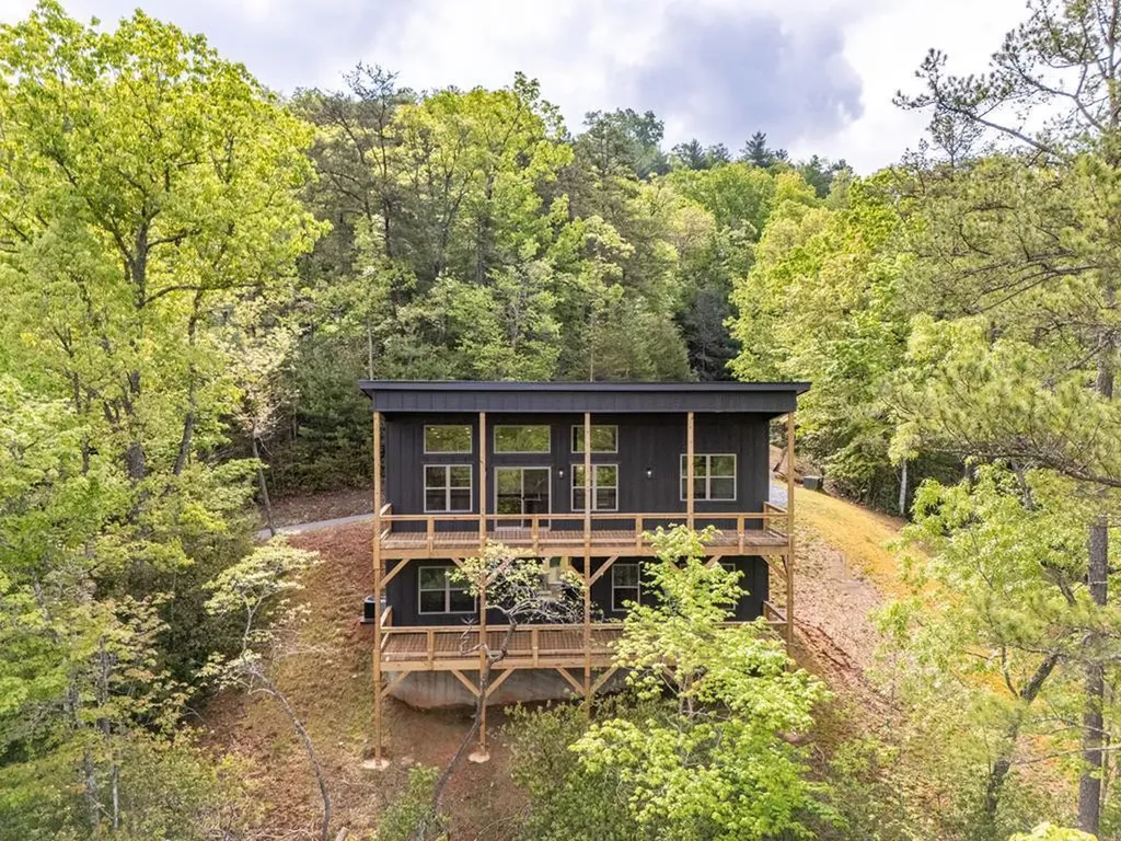 390 Fiddlers Way Brasstown NC 28902