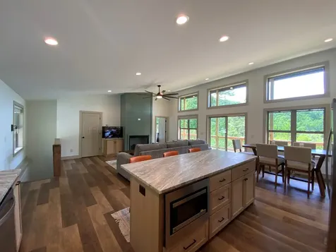 390 Fiddlers Way Brasstown NC 28902