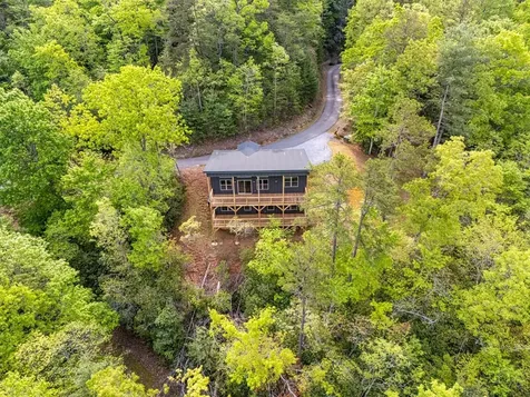 390 Fiddlers Way Brasstown NC 28902
