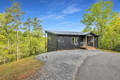 390 Fiddlers Way Brasstown NC 28902