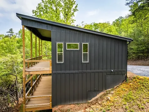 390 Fiddlers Way Brasstown NC 28902