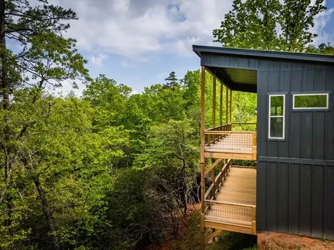 390 Fiddlers Way Brasstown NC 28902