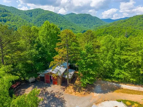 310 Wolf Creek Heights Road Almond NC 28702