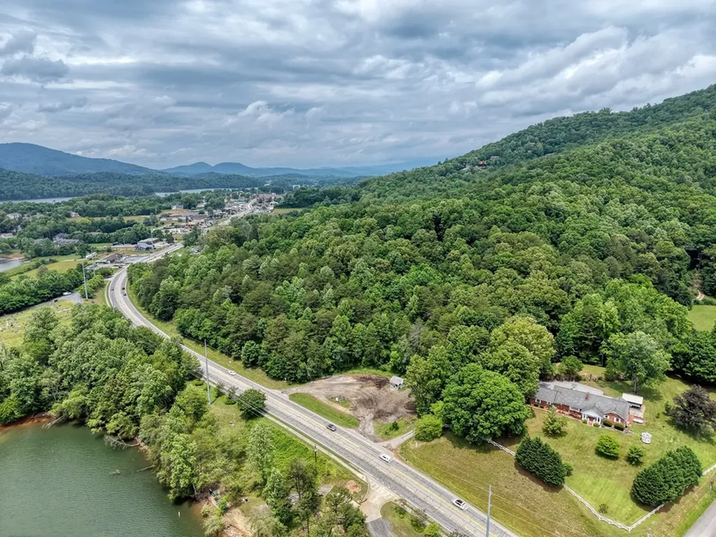 900 S Main Street Hiawassee GA 30546