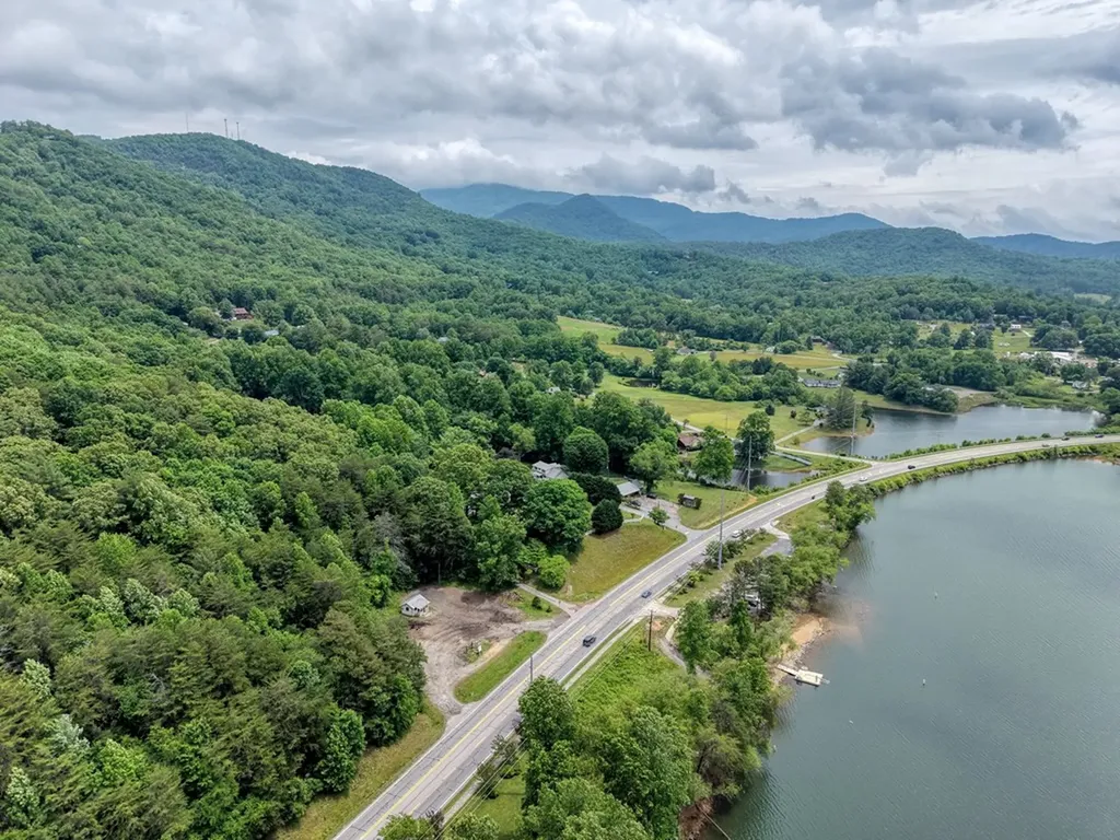 900 S Main Street Hiawassee GA 30546