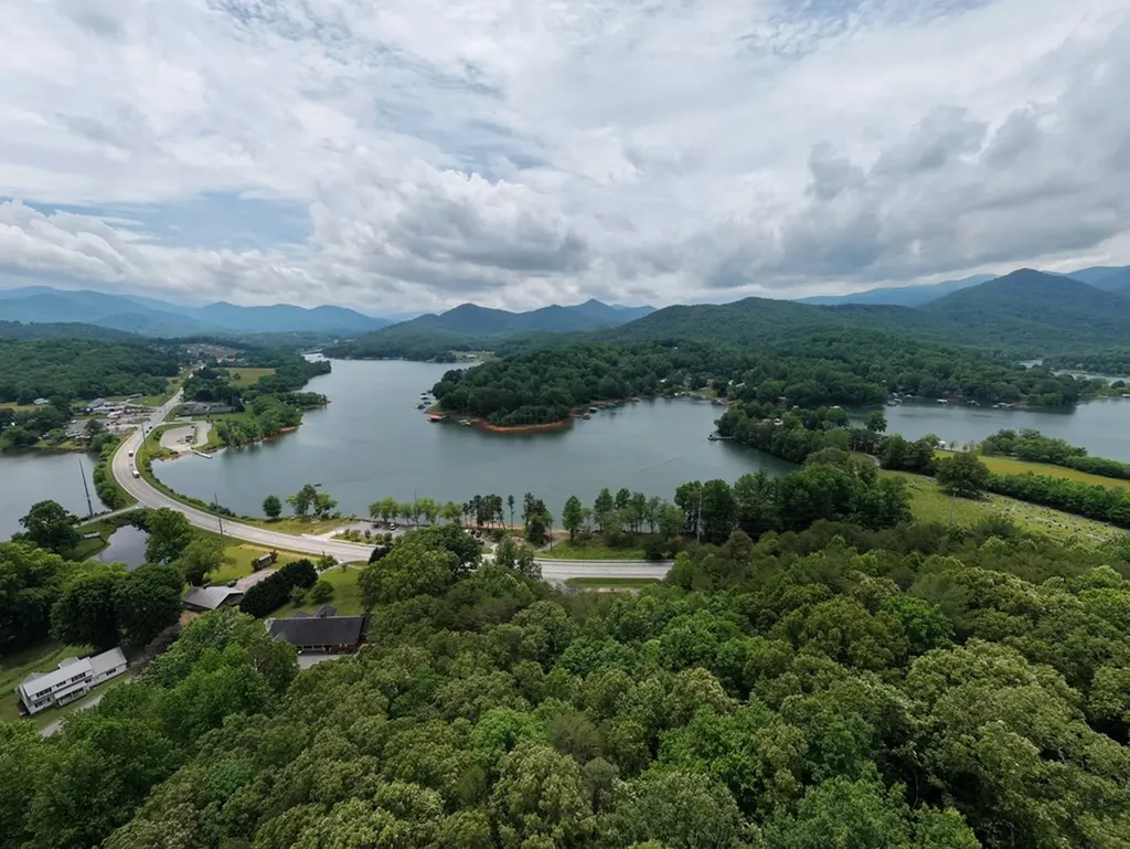 900 S Main Street Hiawassee GA 30546