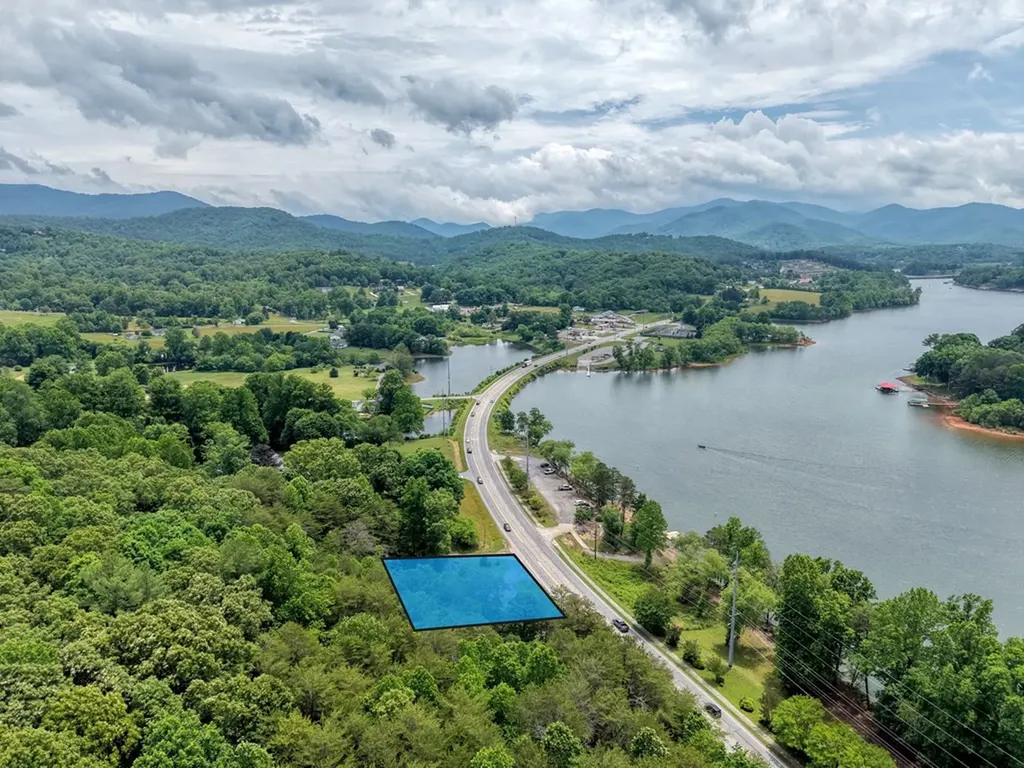900 S Main Street Hiawassee GA 30546