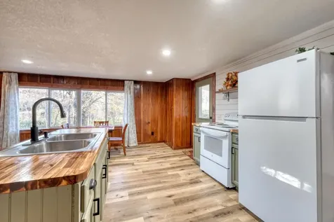 408 Smith Road Brasstown NC 28902