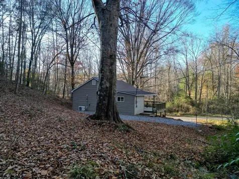408 Smith Road Brasstown NC 28902