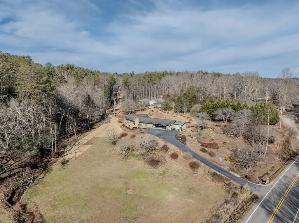 3717 Nc Highway 141 Marble NC 28905