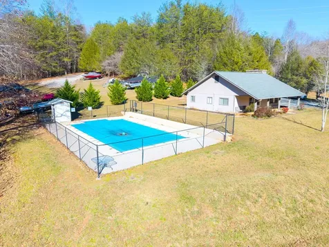 56 Cross Creek Robbinsville NC 28771