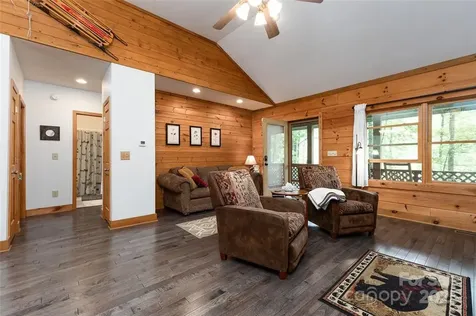 242 Eagles Roost Road Bryson City NC 28713