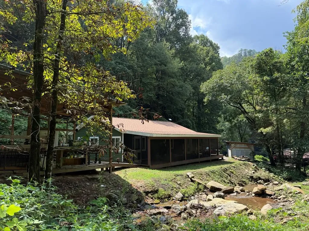 2555 Junaluska Road Andrews NC 28901