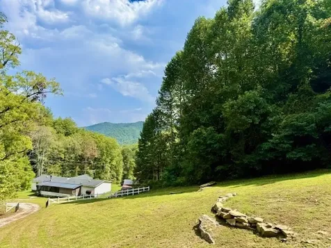 1351 Cody Branch Robbinsville NC 28771
