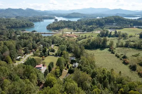 99 Chatuge Hills Drive Hayesville NC 28904