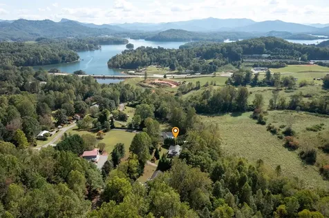 99 Chatuge Hills Drive Hayesville NC 28904