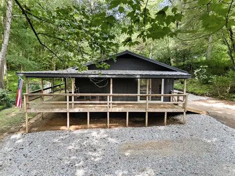 123 Quarry Road Andrews NC 28901