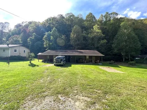1050 Us Highway 19 Topton NC 28781