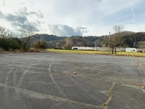 00 Main & Whitaker Andrews NC 28901