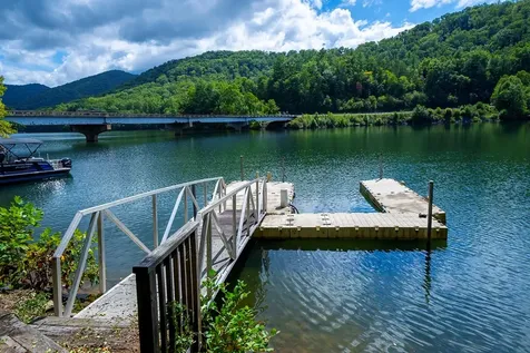 55 Avisco Robbinsville NC 28771