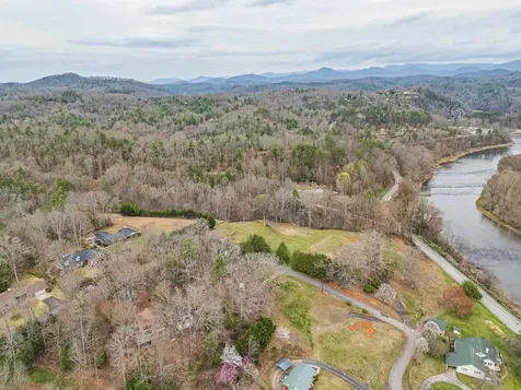 43 Hitchcock Street Murphy NC 28906