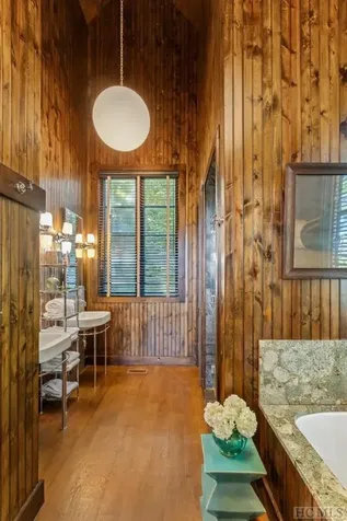 843 Kettle Rock Road Highlands NC 28741