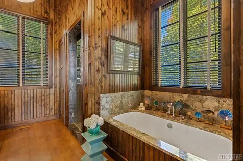 843 Kettle Rock Road Highlands NC 28741