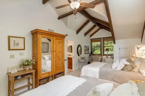 63 Indian Falls Way Lake Toxaway NC 28747