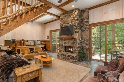 63 Indian Falls Way Lake Toxaway NC 28747