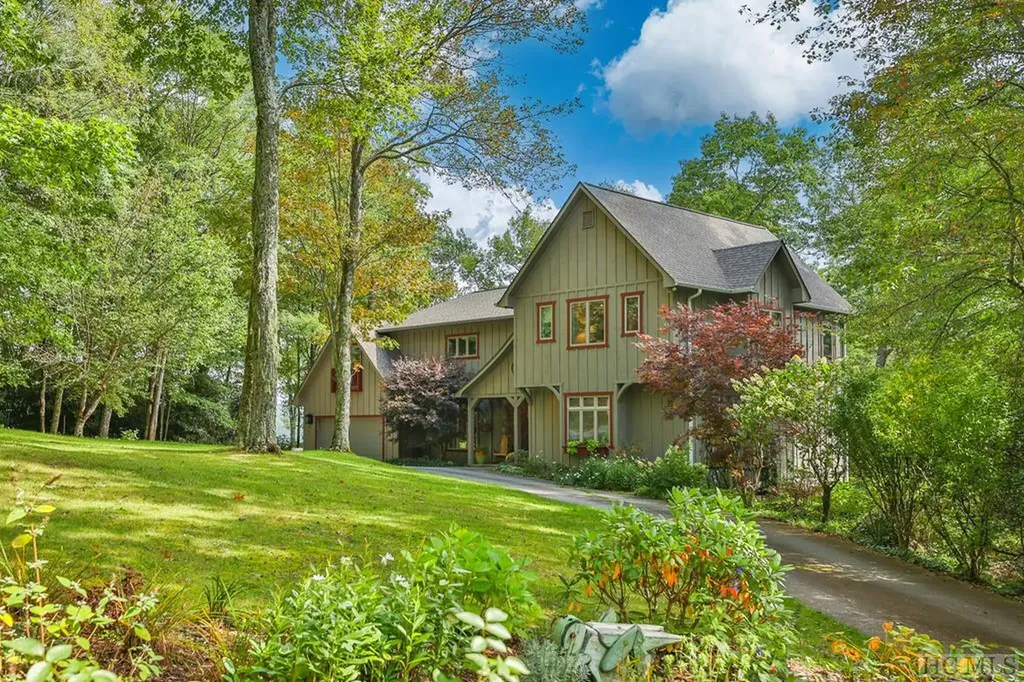 445 South Drive Highlands NC 28741