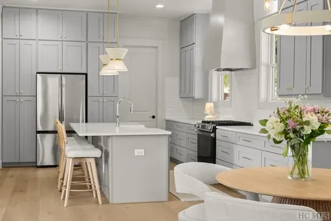 73 Laurel Meadow Way Cashiers NC 28717