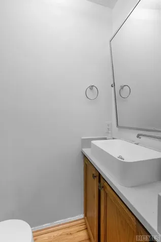 43 Kiwi Lane Sapphire NC 28774