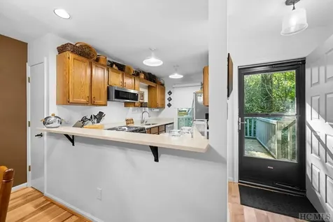 43 Kiwi Lane Sapphire NC 28774