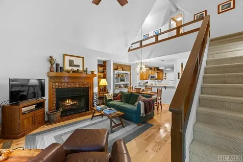 43 Kiwi Lane Sapphire NC 28774