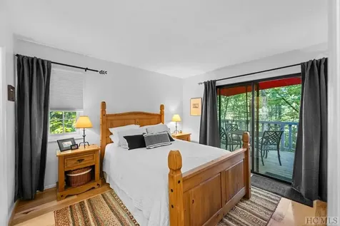 43 Kiwi Lane Sapphire NC 28774