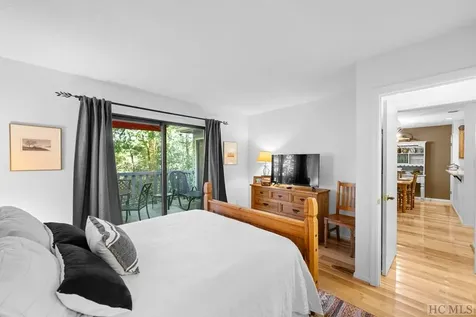 43 Kiwi Lane Sapphire NC 28774