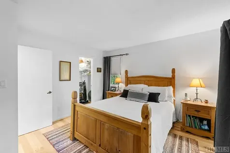 43 Kiwi Lane Sapphire NC 28774