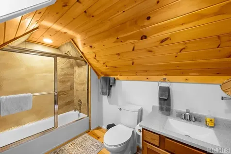 43 Kiwi Lane Sapphire NC 28774