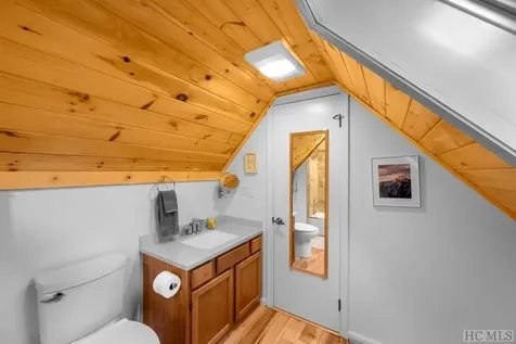 43 Kiwi Lane Sapphire NC 28774